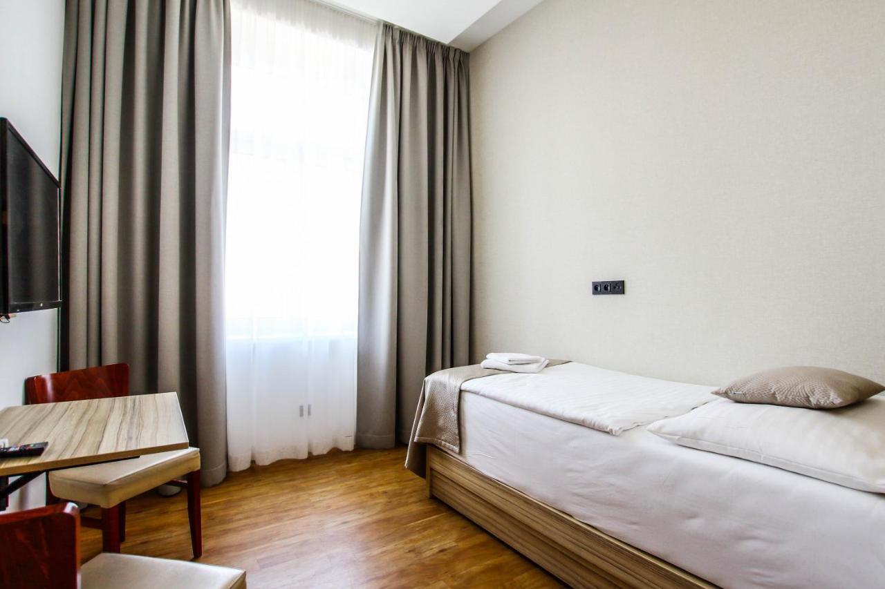 Hotel Mariel Znojmo Exteriör bild